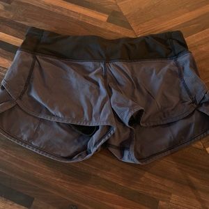 Size 6 lululemon shorts